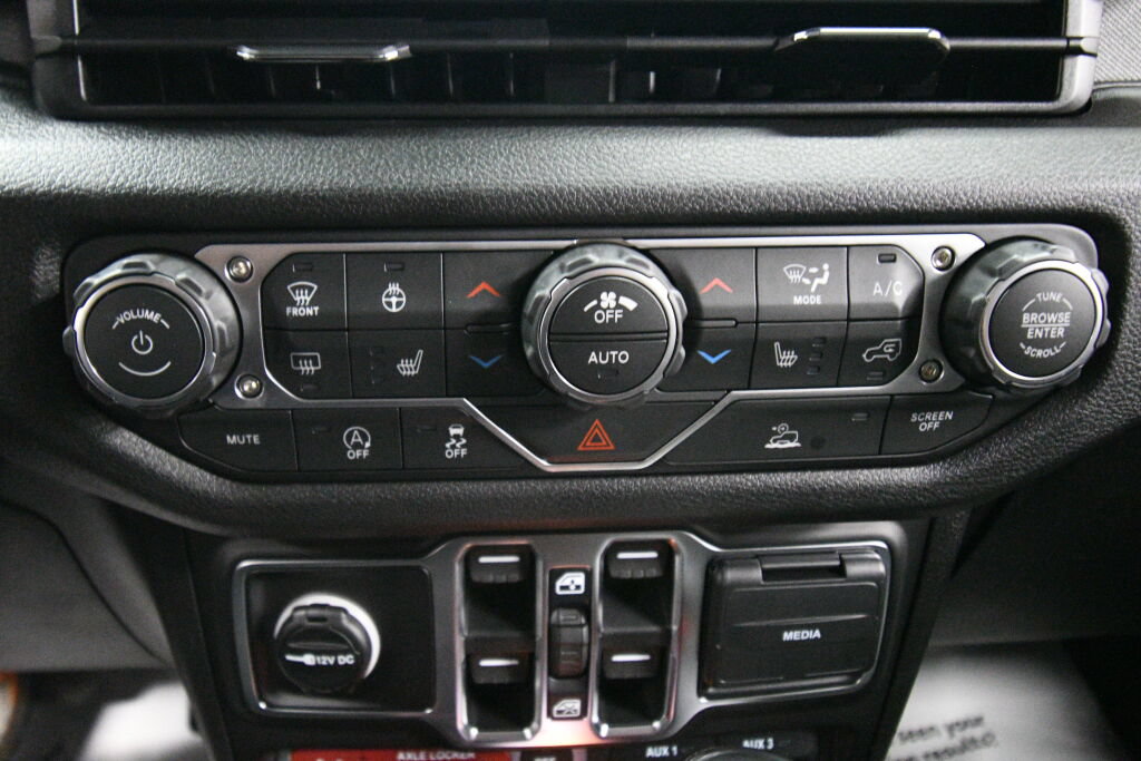 Used 2026 Jeep Wrangler Unlimited Sport AWD/4WD image 16