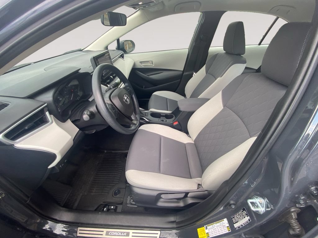 Used 2023 Toyota Corolla LE FWD image 9