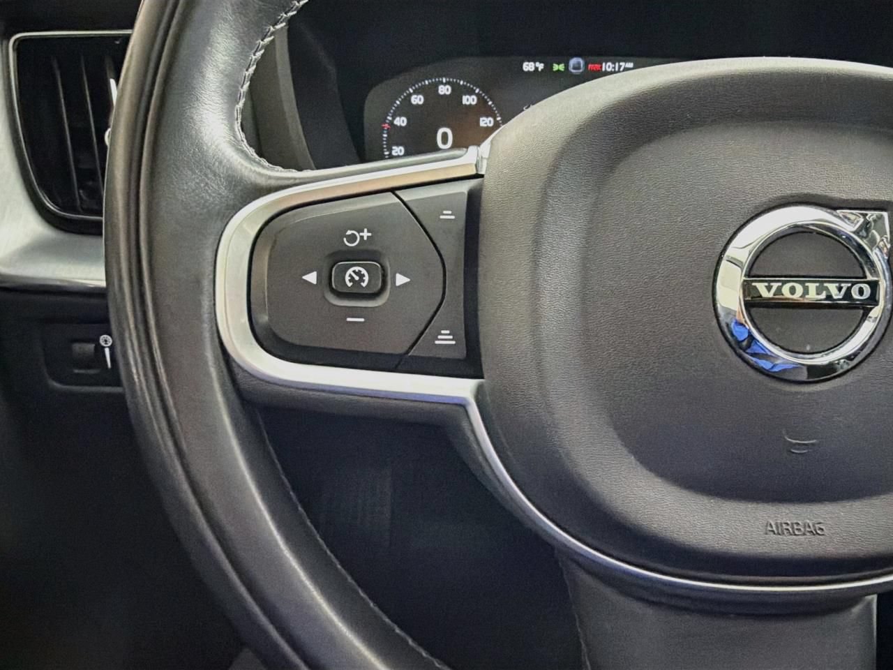 Used 2018 Volvo XC60 T5 Momentum w/ Convenience Package AWD/4WD image 48