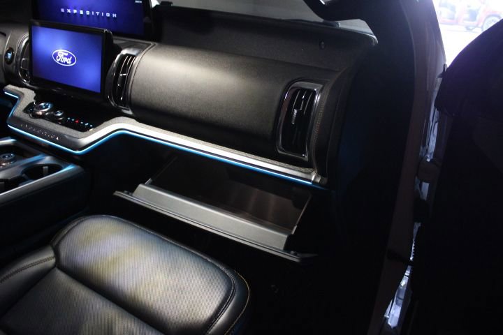 Used 2025 Ford Expedition Tremor image 30