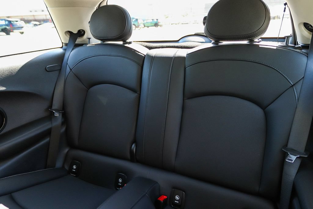 Used 2023 MINI Cooper 2-Door Hardtop FWD image 22