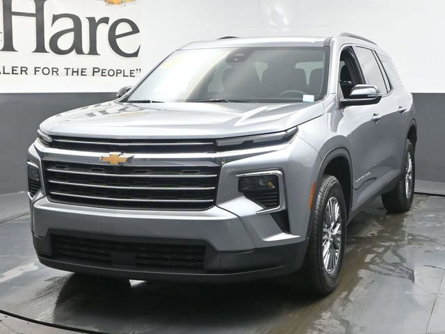 Used 2025 Chevrolet Traverse LT image 7