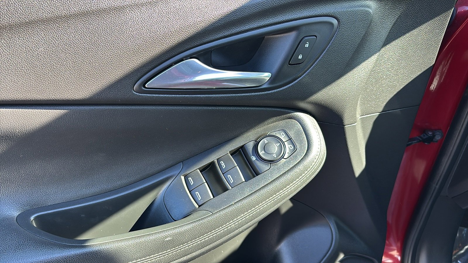 Used 2020 Buick Encore GX Select w/ Sport Touring Package image 26