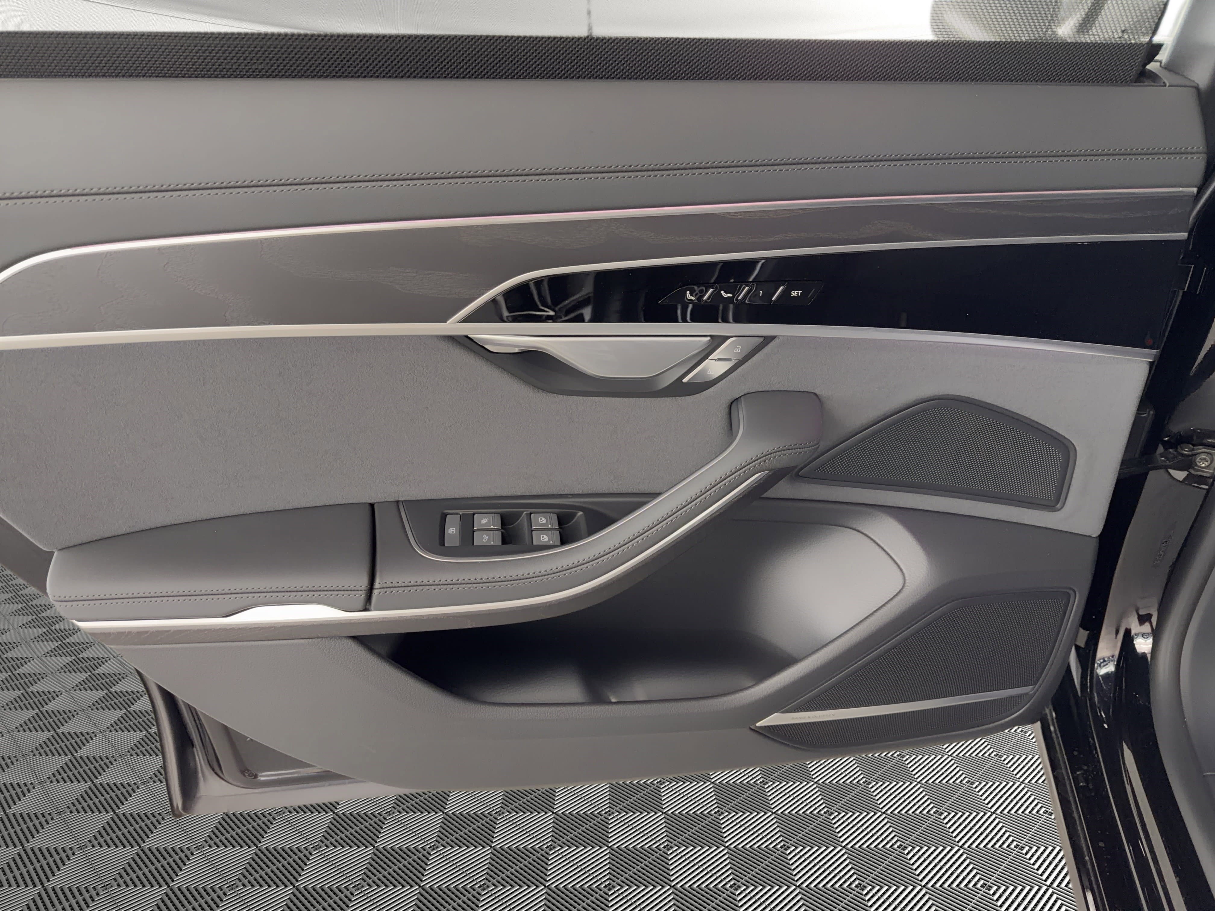 New 2026 Audi A8 L 3.0T image 17