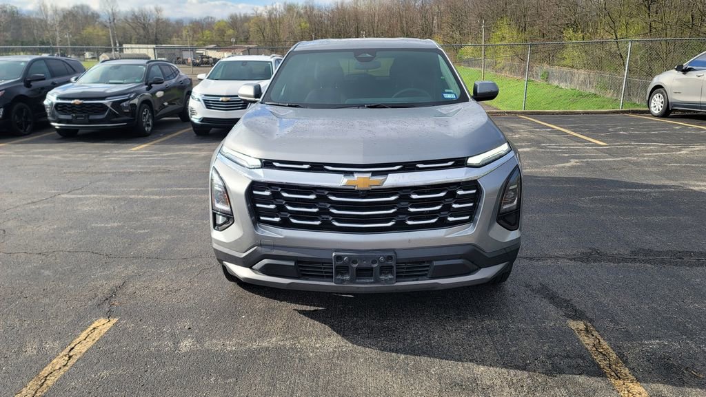 Used 2026 Chevrolet Equinox LT FWD image 1