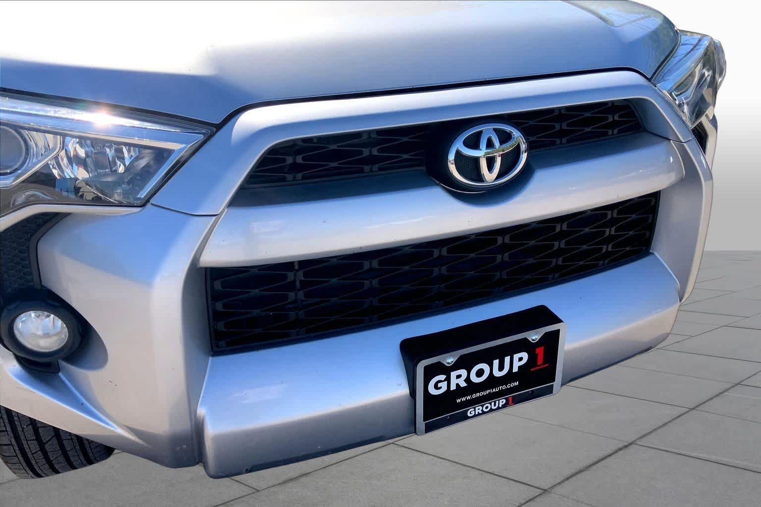 Used 2016 Toyota 4Runner SR5 RWD image 29