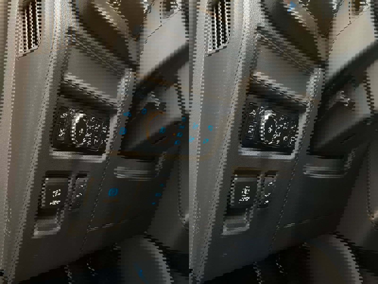 New 2025 Ford F150 Lariat w/ Equipment Group 502A High image 18