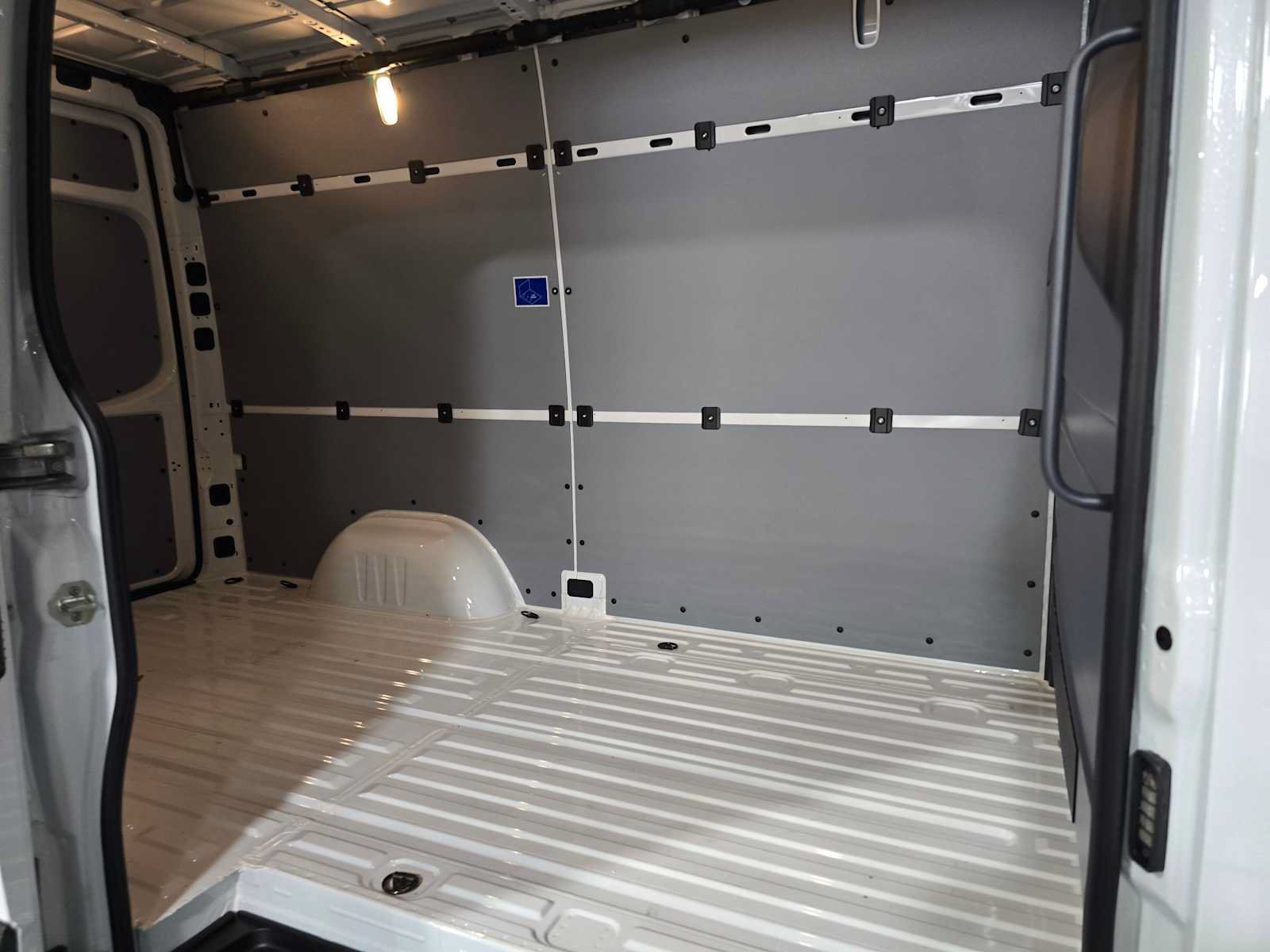 Used 2025 Mercedes-Benz Sprinter 2500 image 13