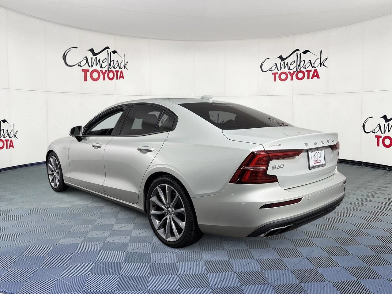 Used 2019 Volvo S60 T5 Momentum FWD image 6
