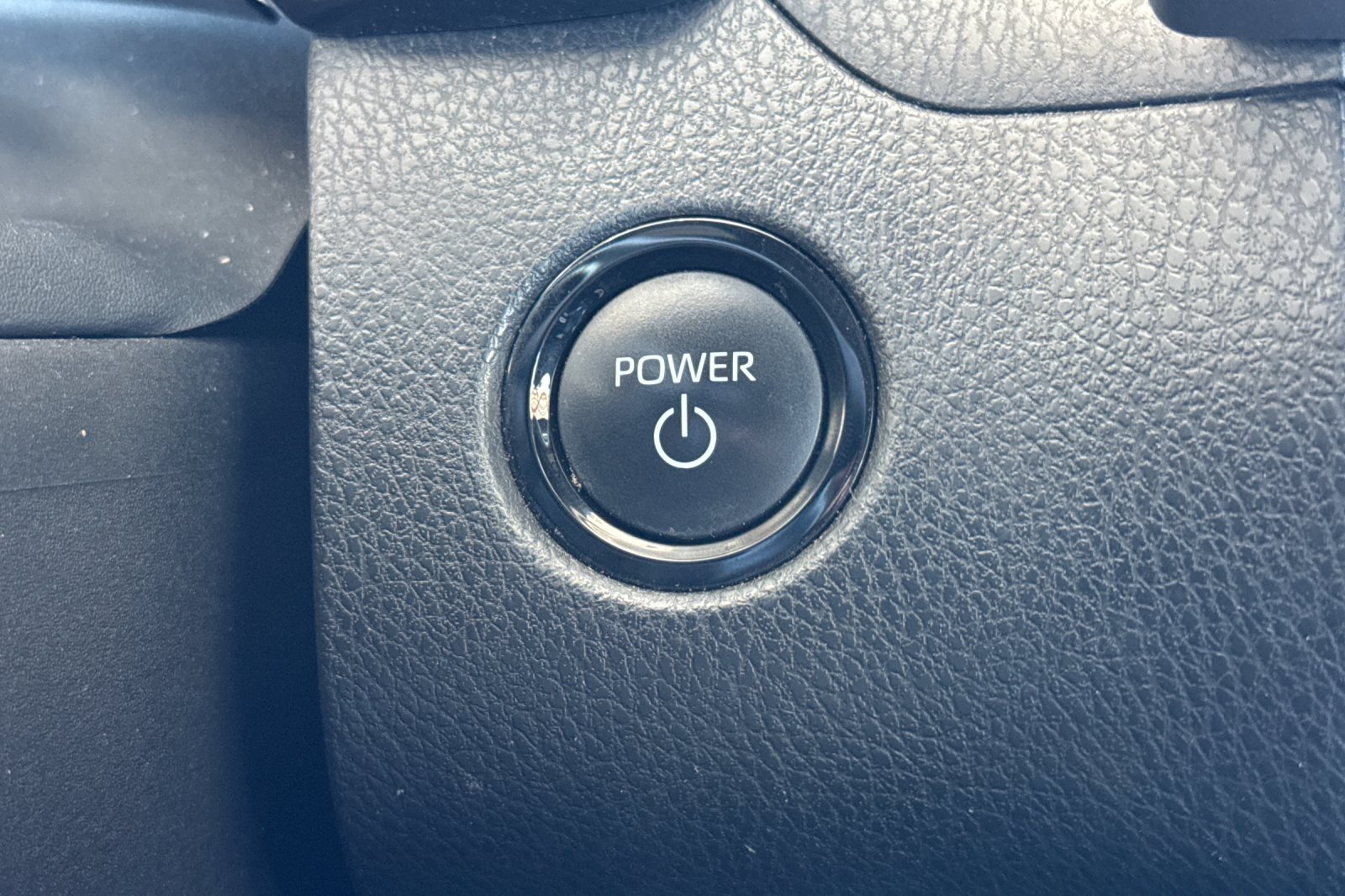 Used 2025 Toyota Camry SE FWD image 32