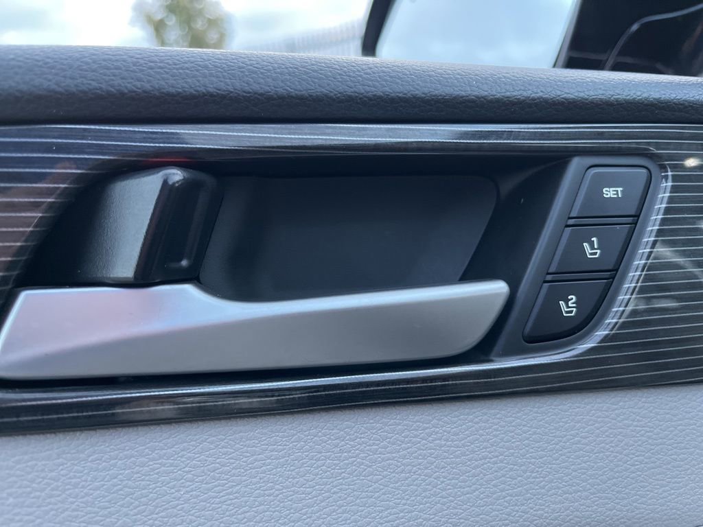 Used 2019 Hyundai Sonata Limited w/ Ultimate Package 04 image 10