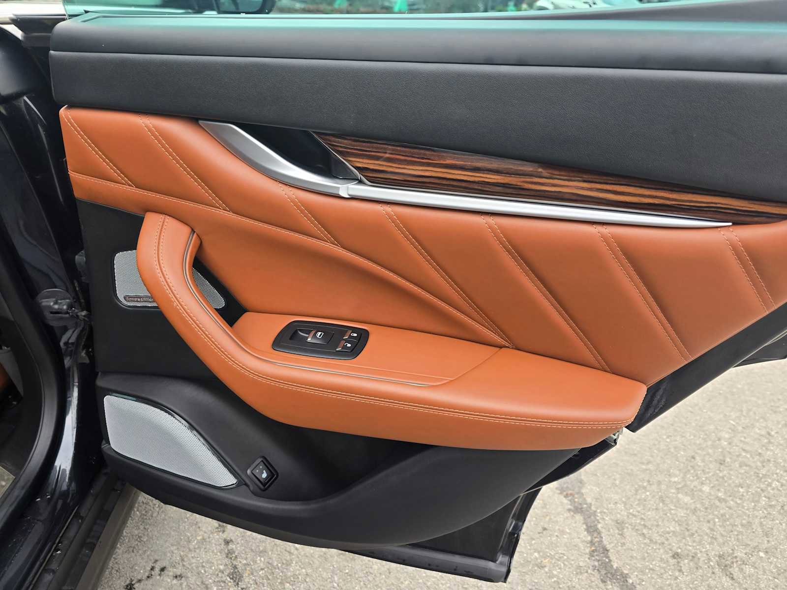 Used 2020 Maserati Levante S GranLusso image 13