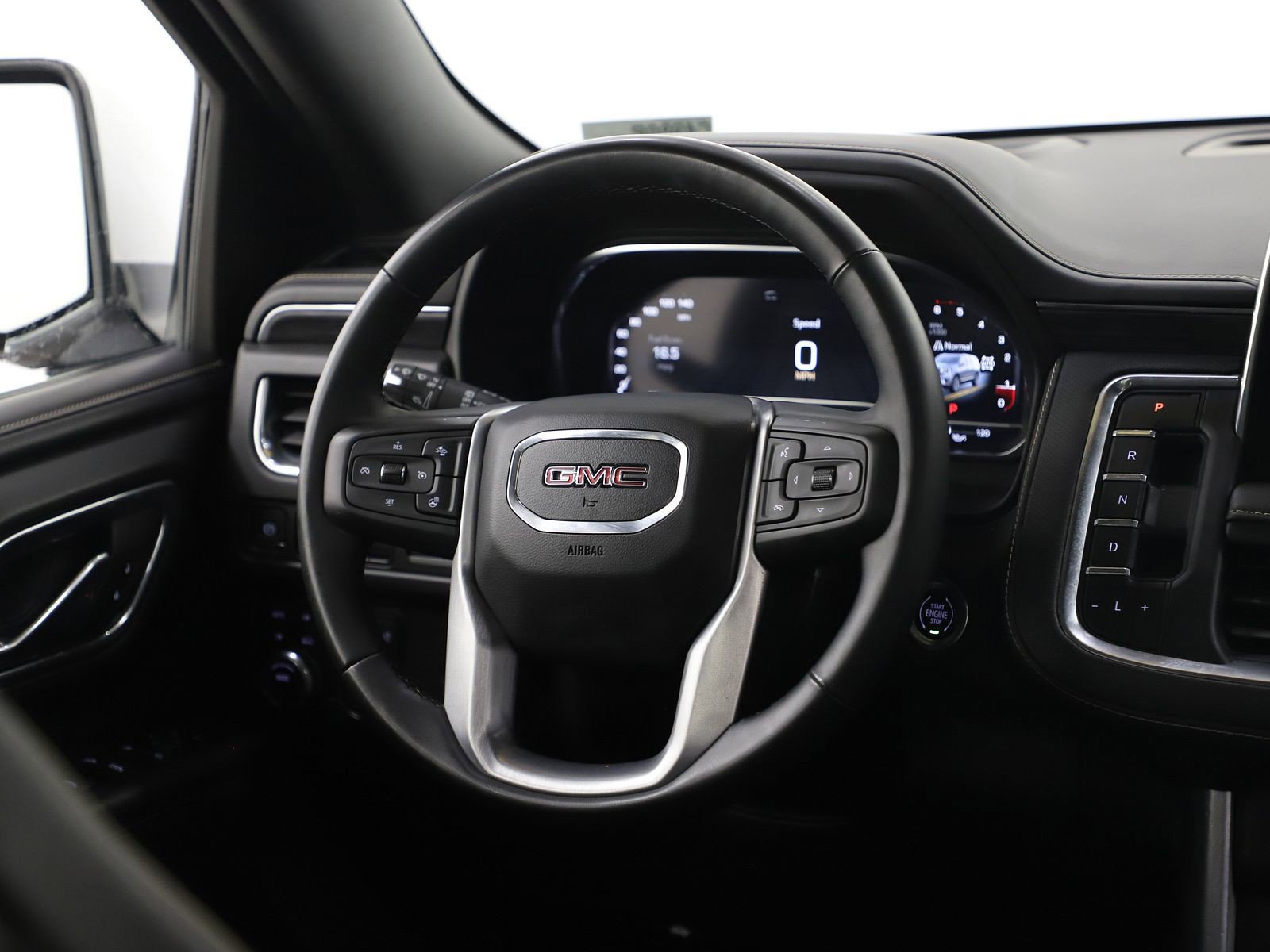 Used 2023 GMC Yukon XL SLT w/ SLT Premium Package image 16