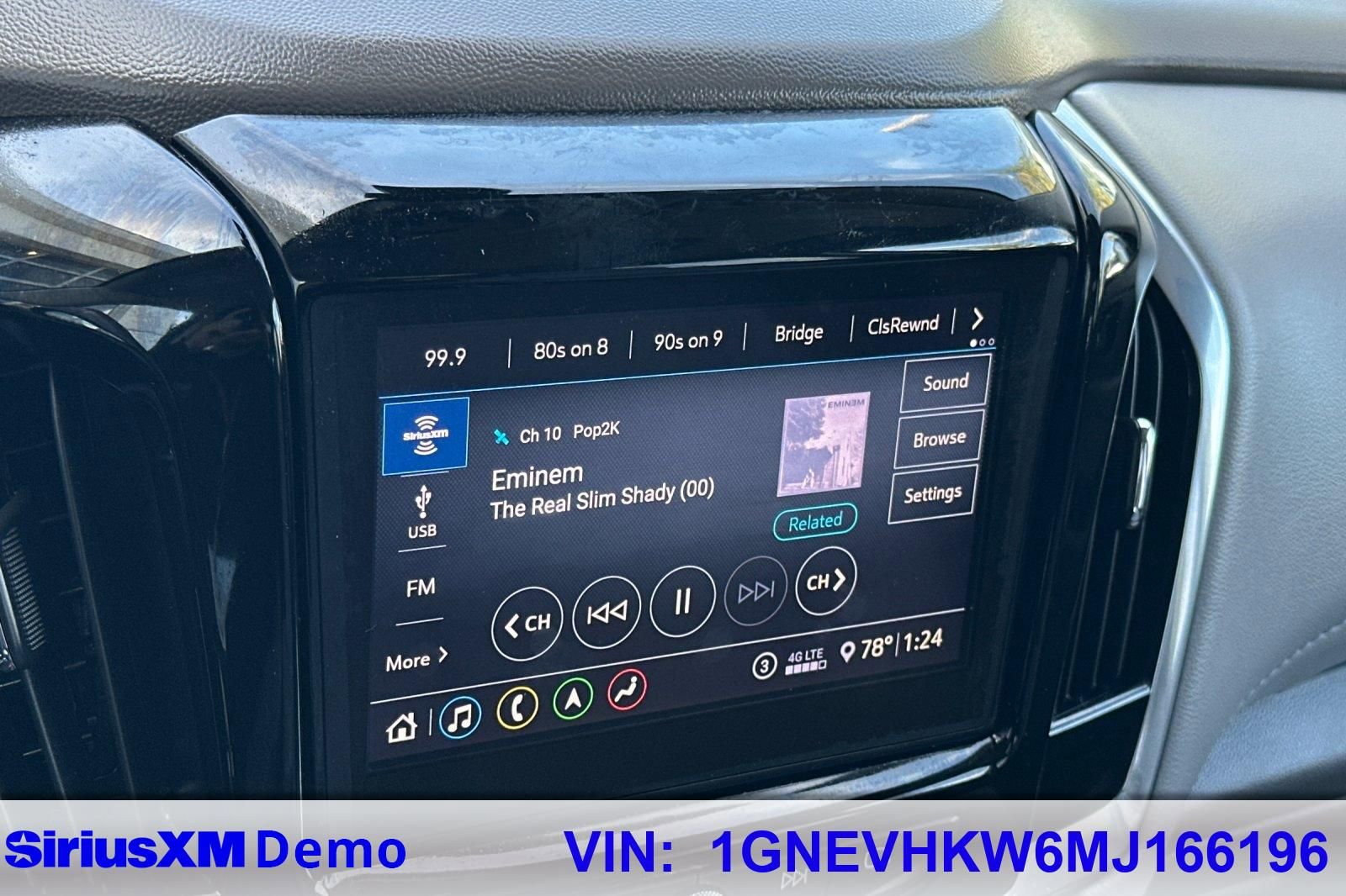 Used 2021 Chevrolet Traverse LT w/ LT Premium Package image 26