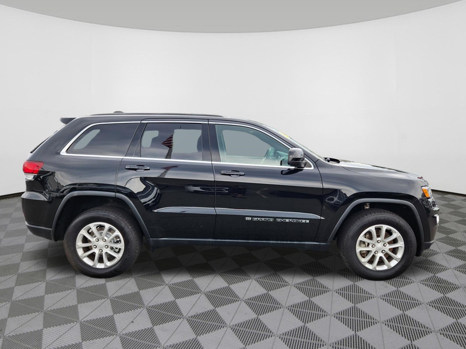Used 2022 Jeep Grand Cherokee Laredo X AWD/4WD image 6