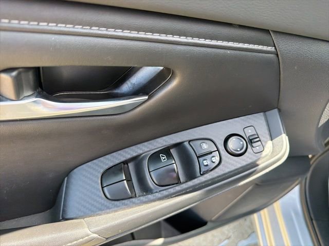 Used 2022 Nissan Sentra SV FWD image 11