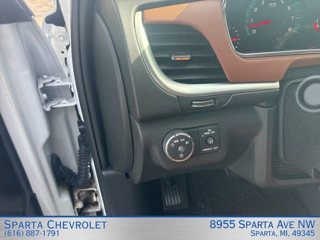 Used 2017 Chevrolet Traverse Premier FWD image 10