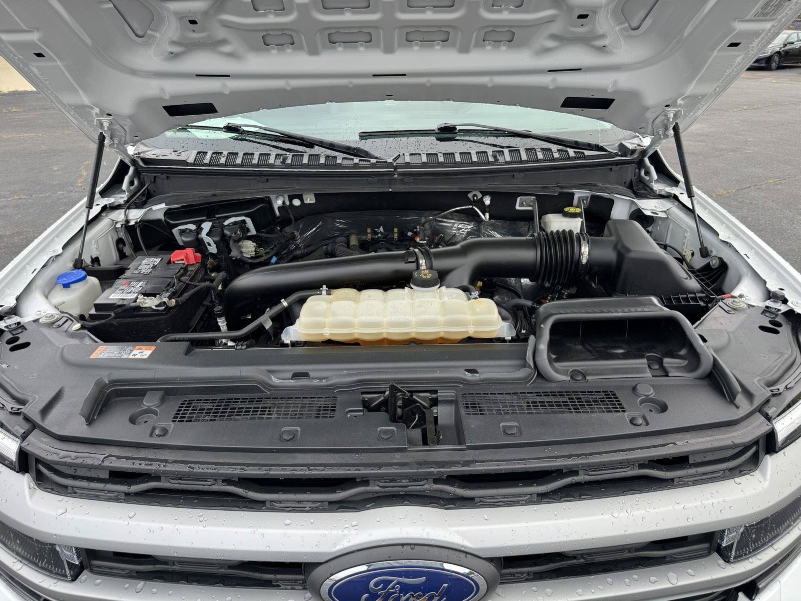Used 2024 Ford Expedition XLT AWD/4WD image 47