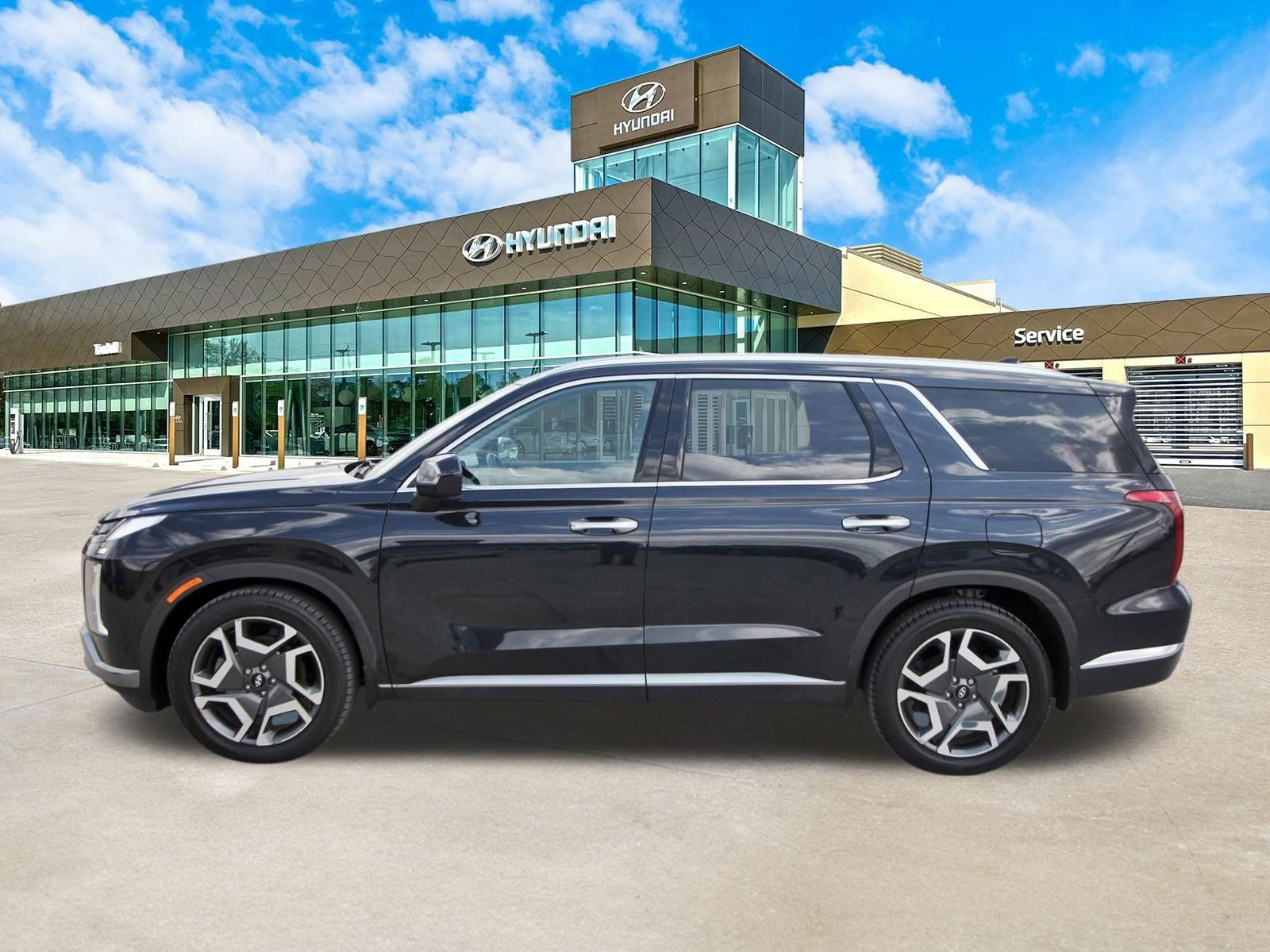 Used 2023 Hyundai Palisade Limited w/ Cargo Package image 9