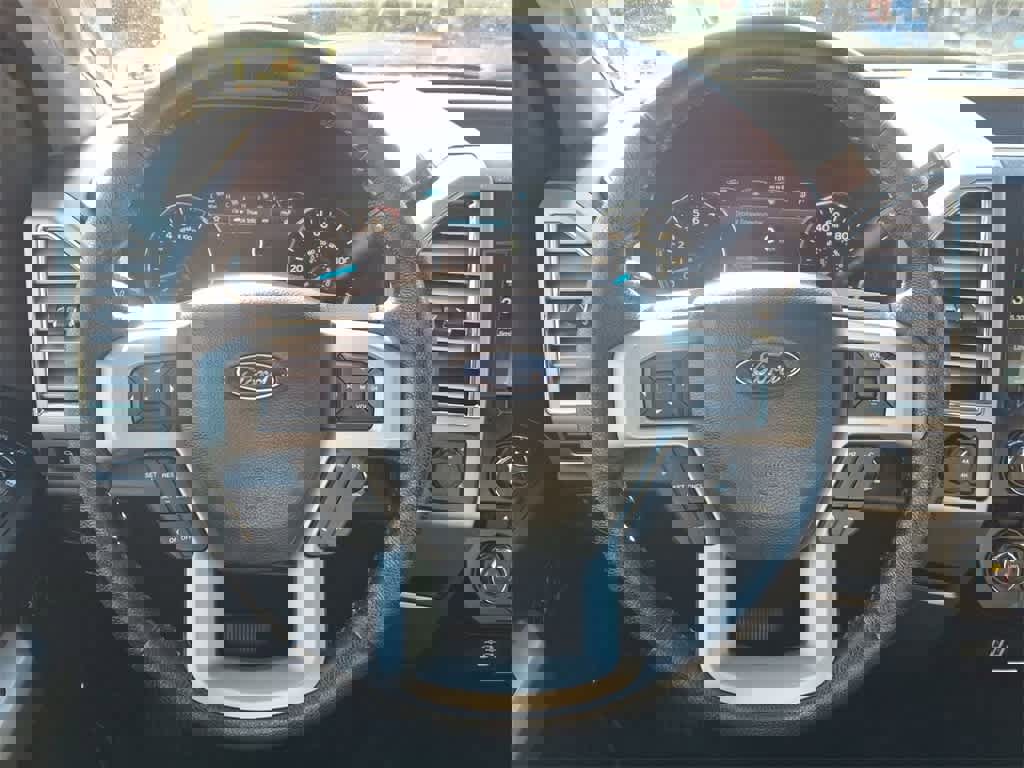 Used 2016 Ford F150 Lariat image 22