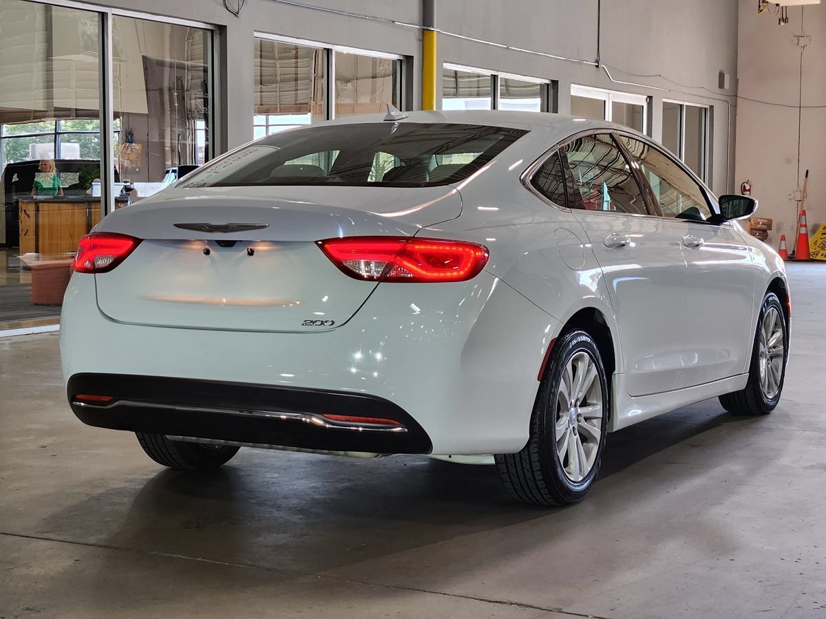 Used 2017 Chrysler 200 Limited Platinum FWD image 8