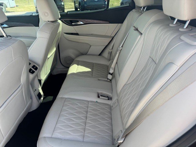 Used 2023 Buick Envision Avenir AWD/4WD image 27