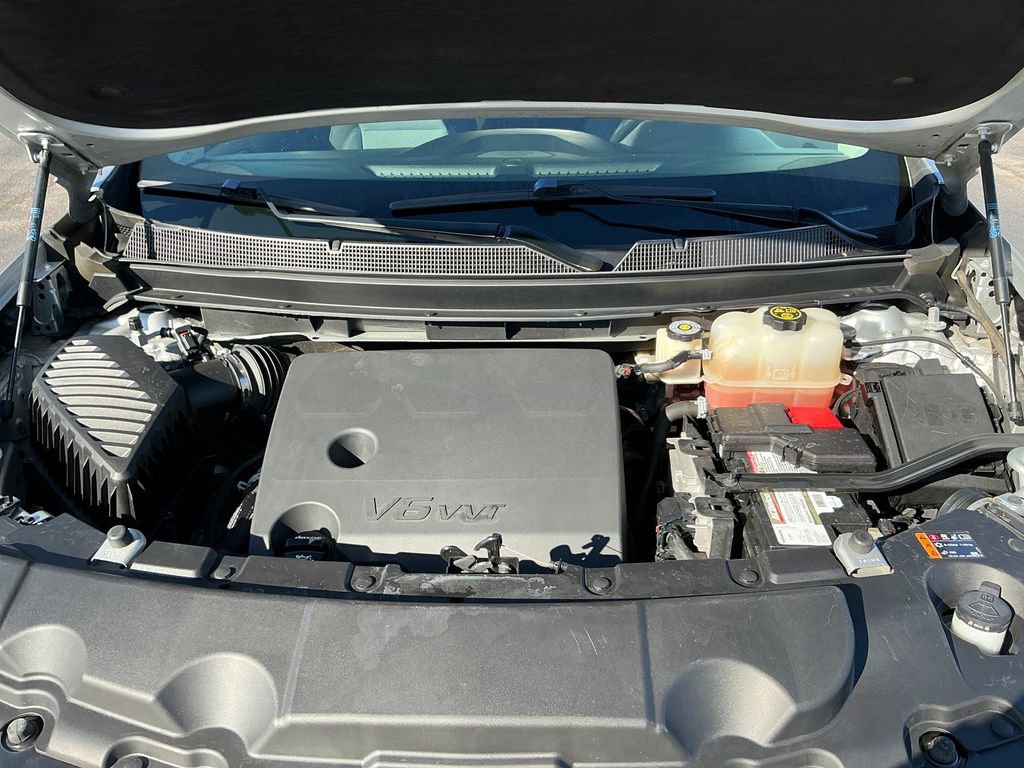 Used 2020 Chevrolet Traverse LT image 27