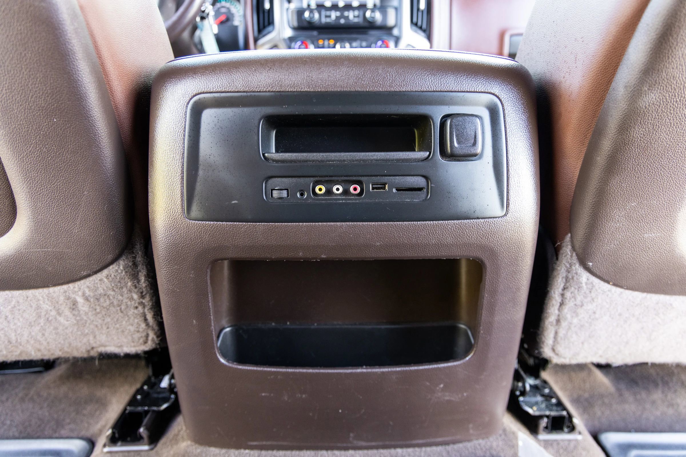 Used 2015 Chevrolet Silverado 1500 High Country image 42