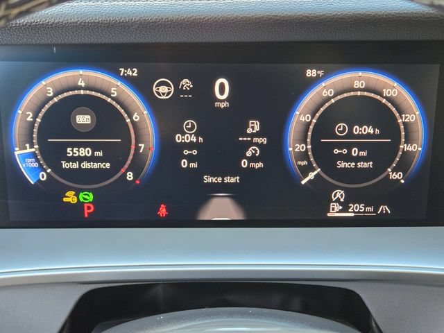 Used 2025 Volkswagen Tiguan SE AWD/4WD image 22