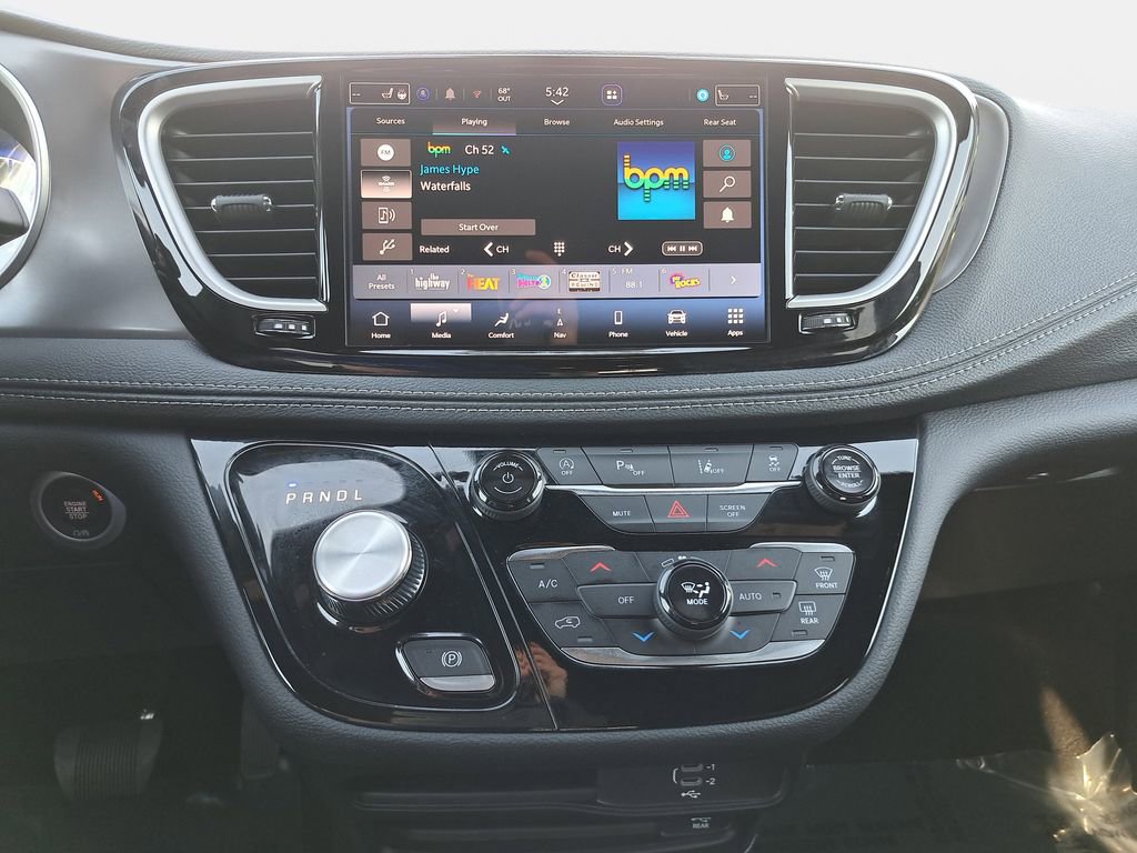 New 2026 Chrysler Pacifica Select AWD/4WD image 21