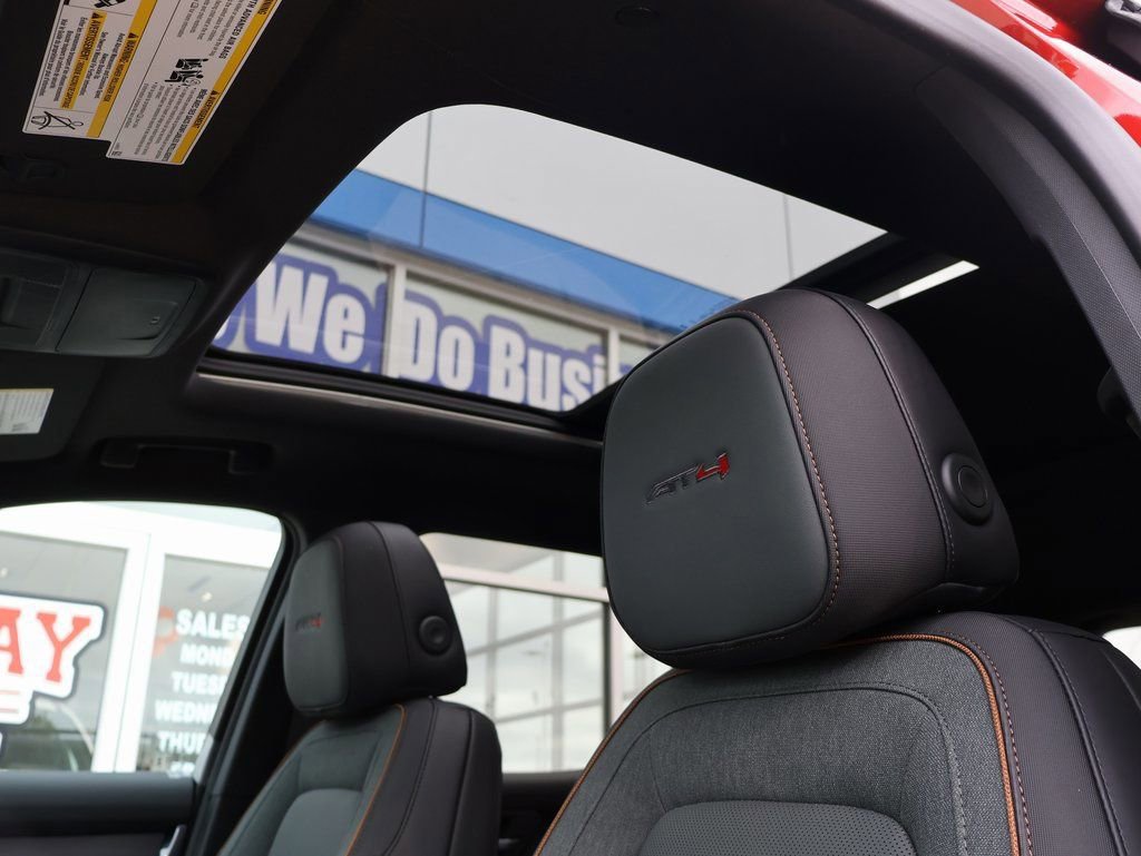 New 2026 GMC Terrain AT4 w/ LPO, Black Badging Package image 24