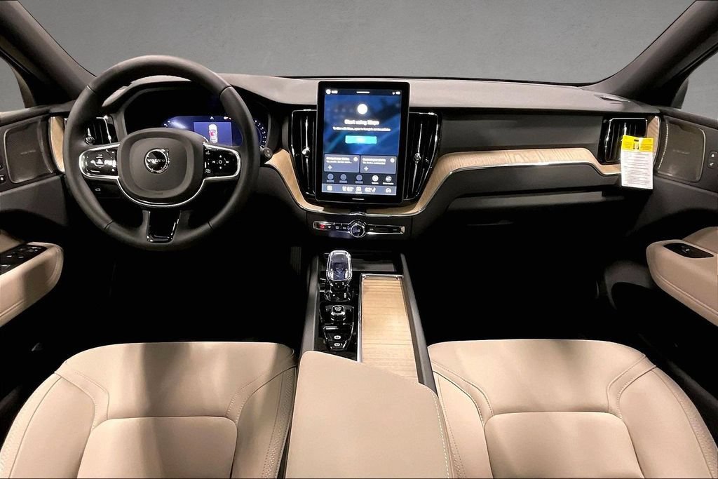 New 2027 Volvo XC60 B5 Plus AWD/4WD image 5