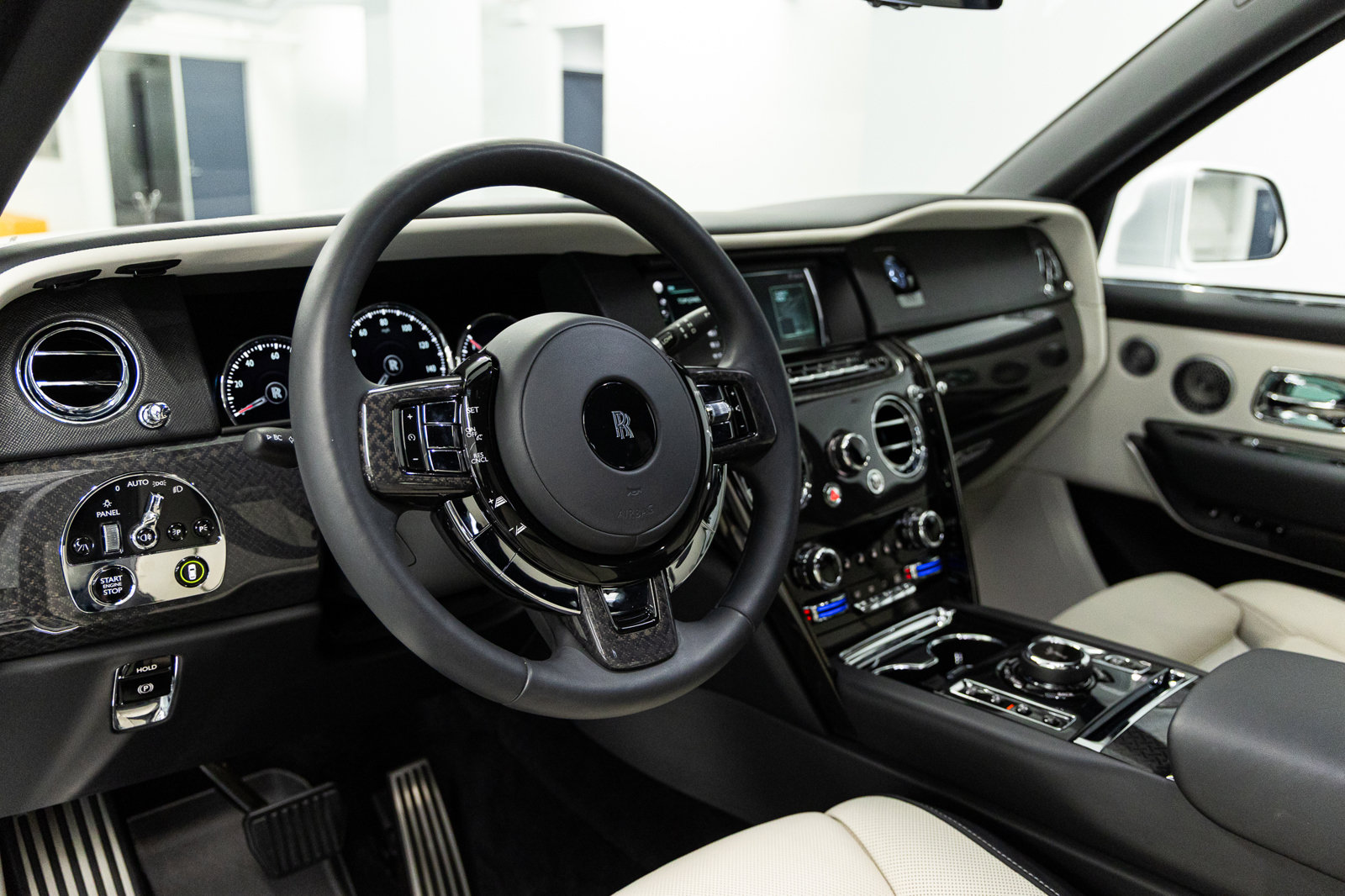 Certified 2023 Rolls-Royce Cullinan Black Badge w/ Driver's Package AWD/4WD image 39