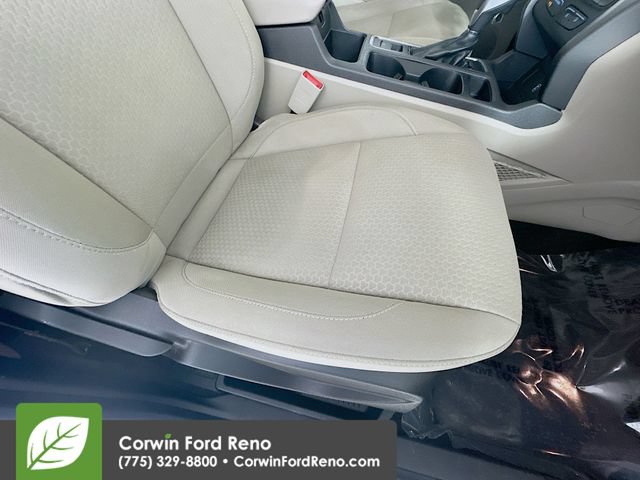 Used 2018 Ford Escape SE w/ Ford Safe & Smart Package AWD/4WD image 28