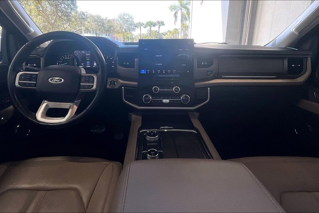 Used 2024 Ford Expedition Limited image 6