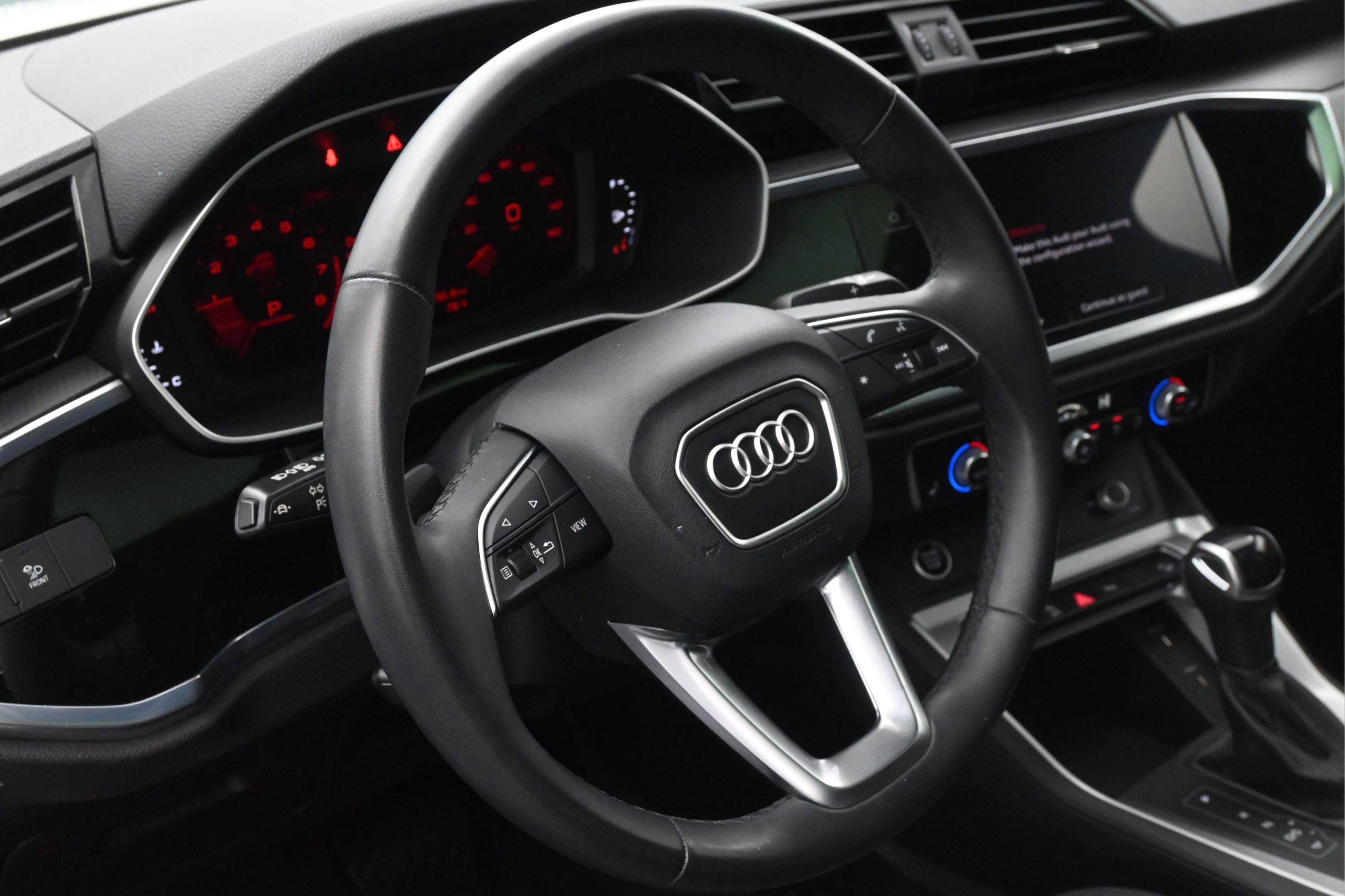 Used 2023 Audi Q3 2.0T Premium w/ Convenience Package AWD/4WD image 18