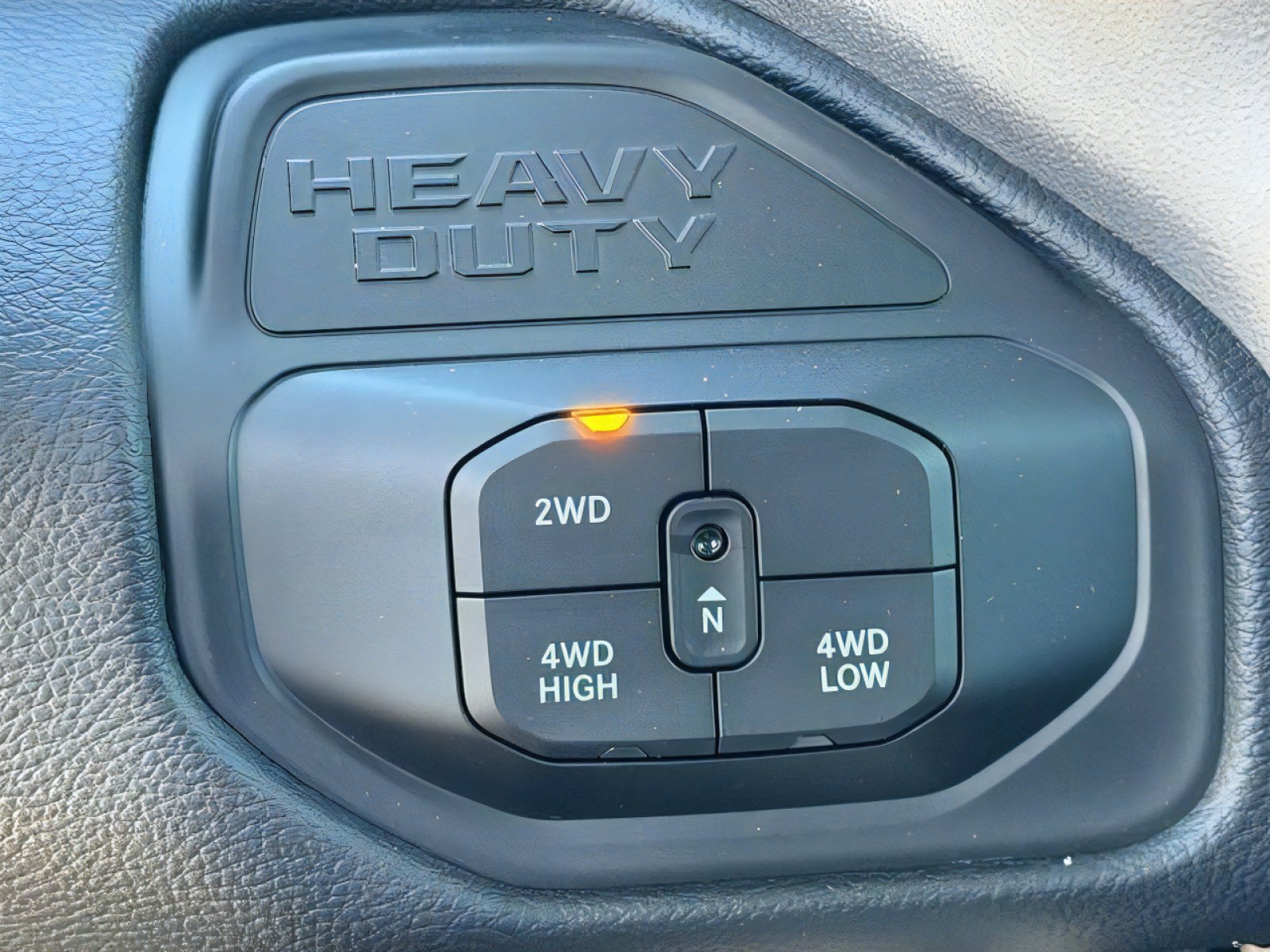 New 2026 RAM 2500 Laramie AWD/4WD image 22