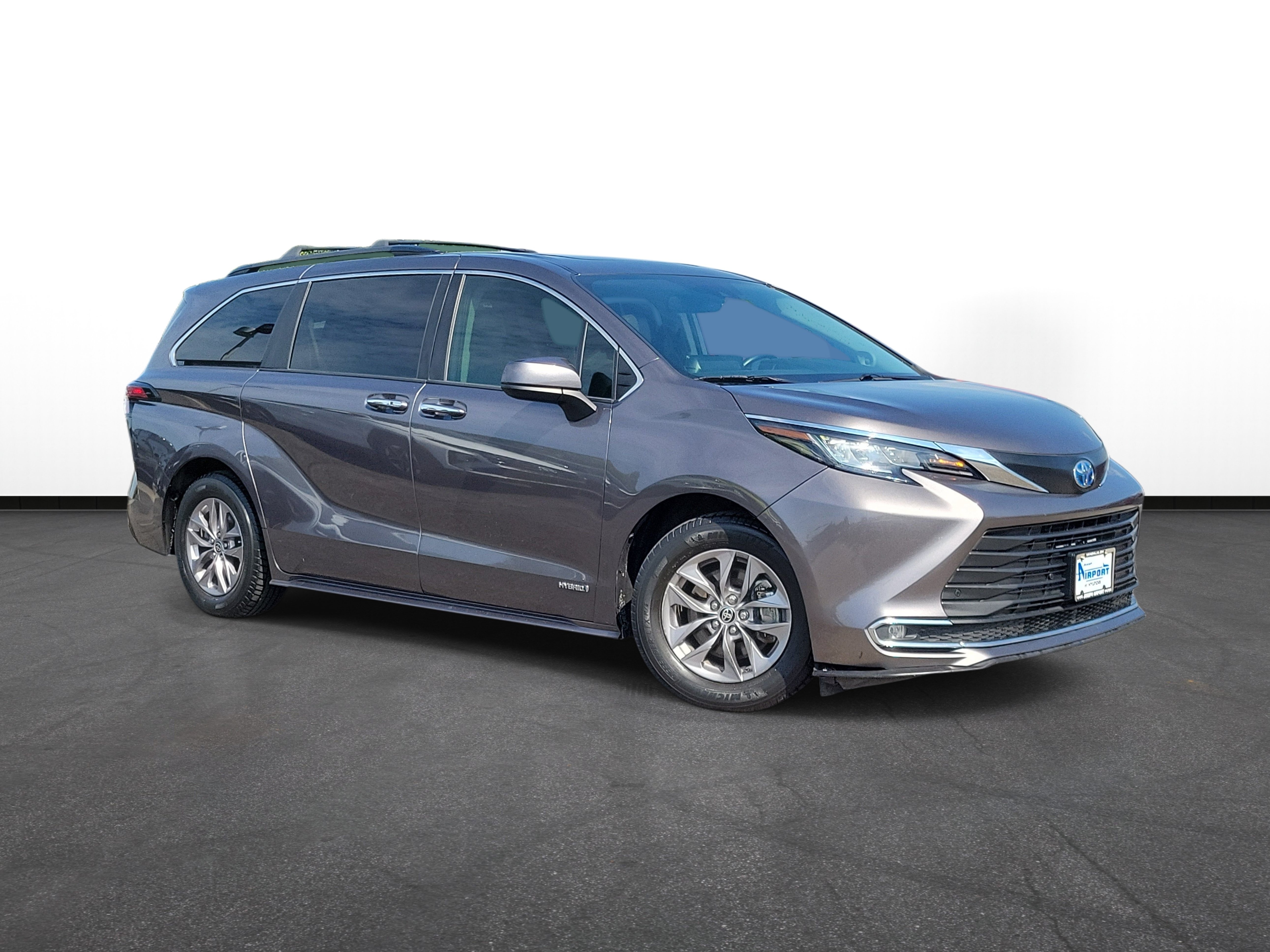 Used 2021 Toyota Sienna XLE w/ XLE Plus Package