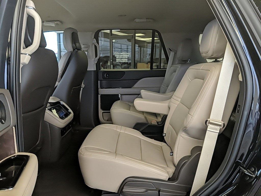 Certified 2024 Lincoln Navigator Premiere image 15