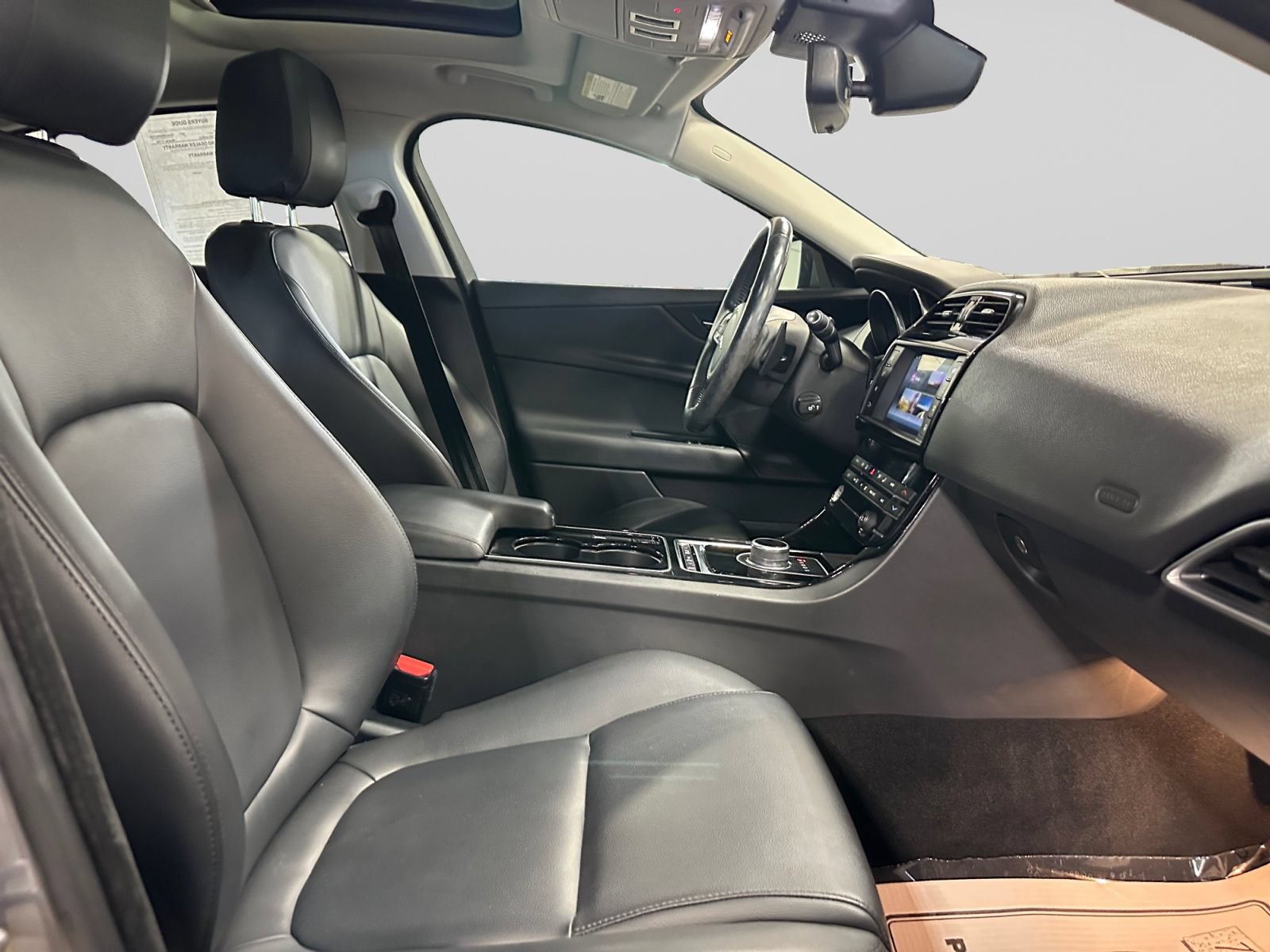Used 2017 Jaguar XE Premium AWD/4WD image 23