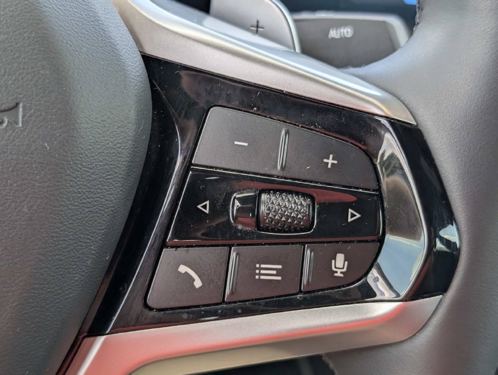 Used 2025 BMW 330i Sedan RWD image 26