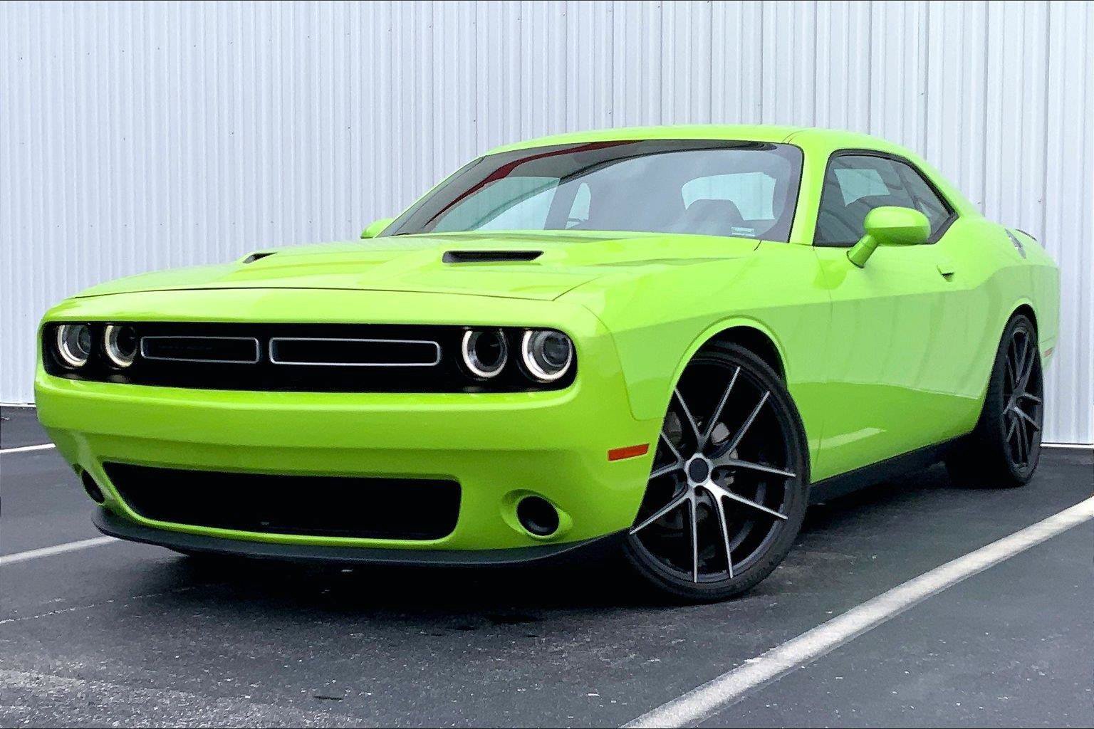 Used 2023 Dodge Challenger SXT RWD image 1