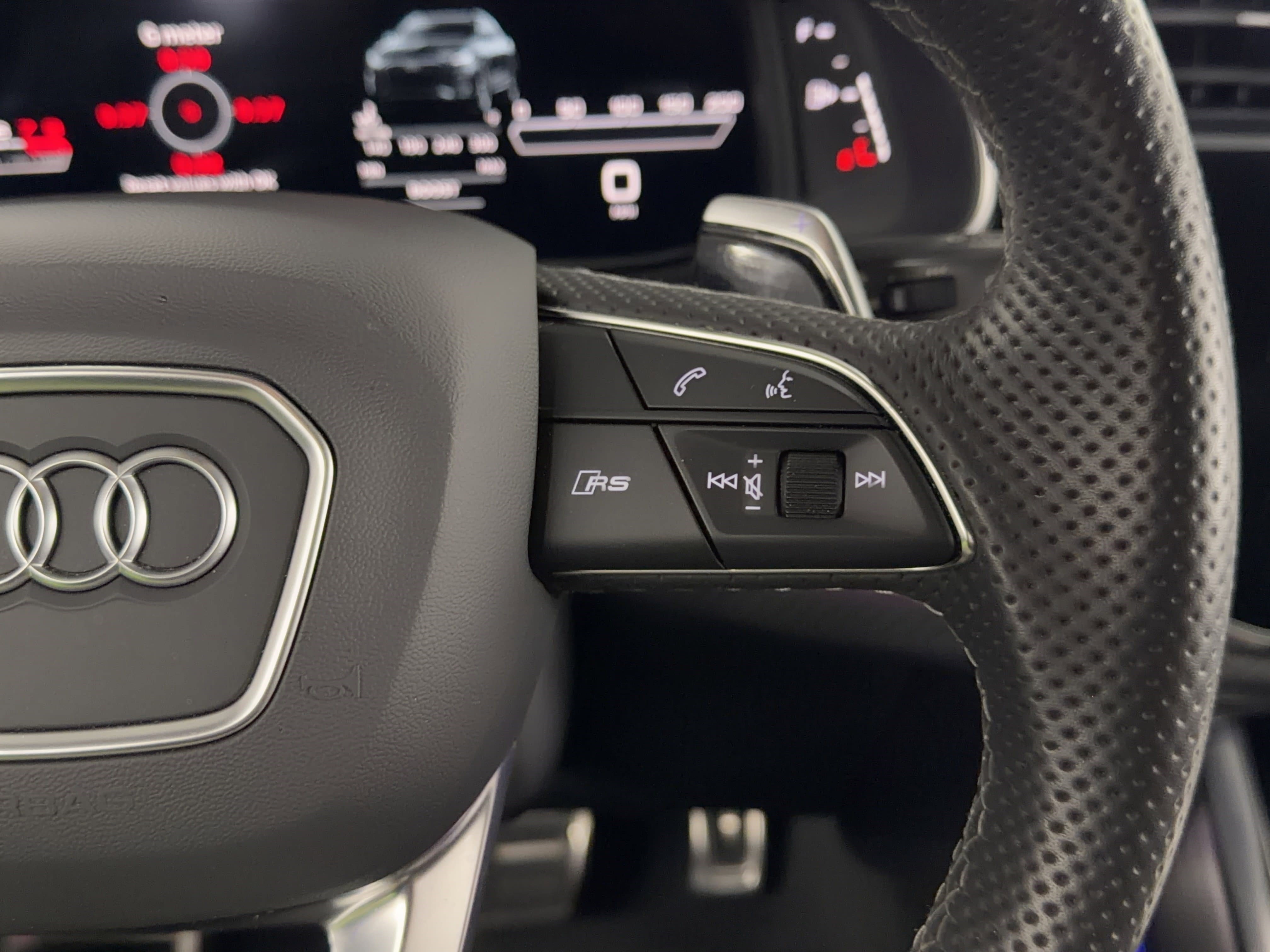 Used 2022 Audi RS Q8 AWD/4WD image 22