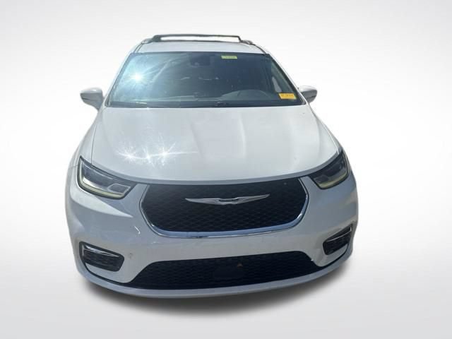 Used 2022 Chrysler Pacifica Touring-L FWD image 7