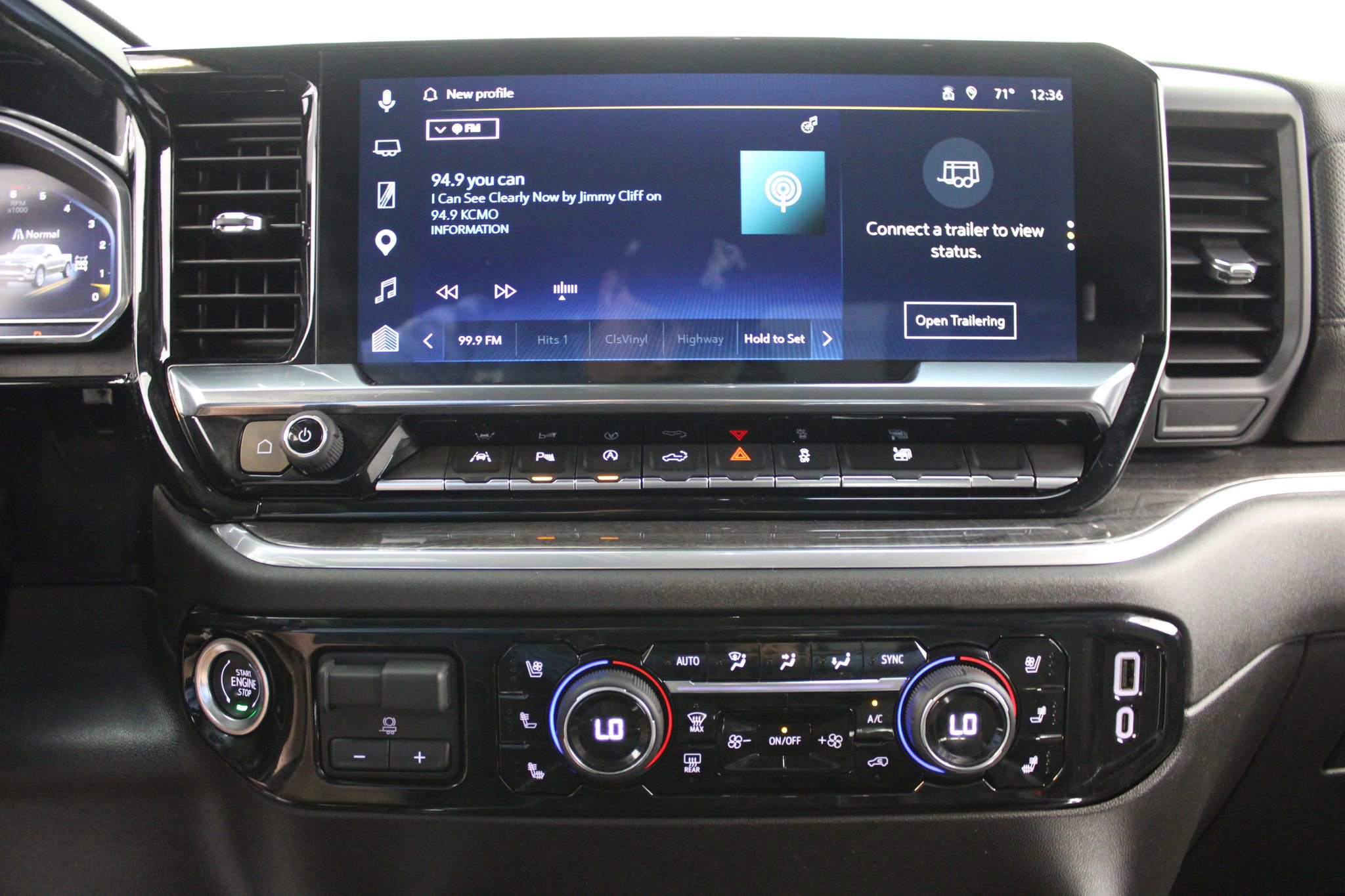 Used 2025 Chevrolet Silverado 1500 LTZ image 39