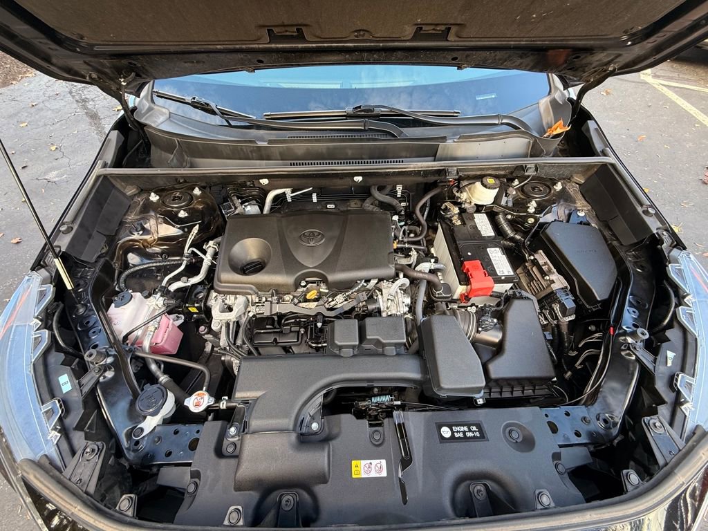 Used 2022 Toyota RAV4 LE image 12