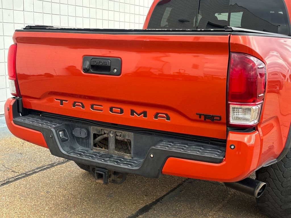 Used 2017 Toyota Tacoma TRD Off-Road image 28