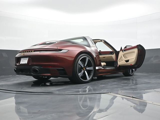 Certified 2021 Porsche 911 Targa 4S image 24