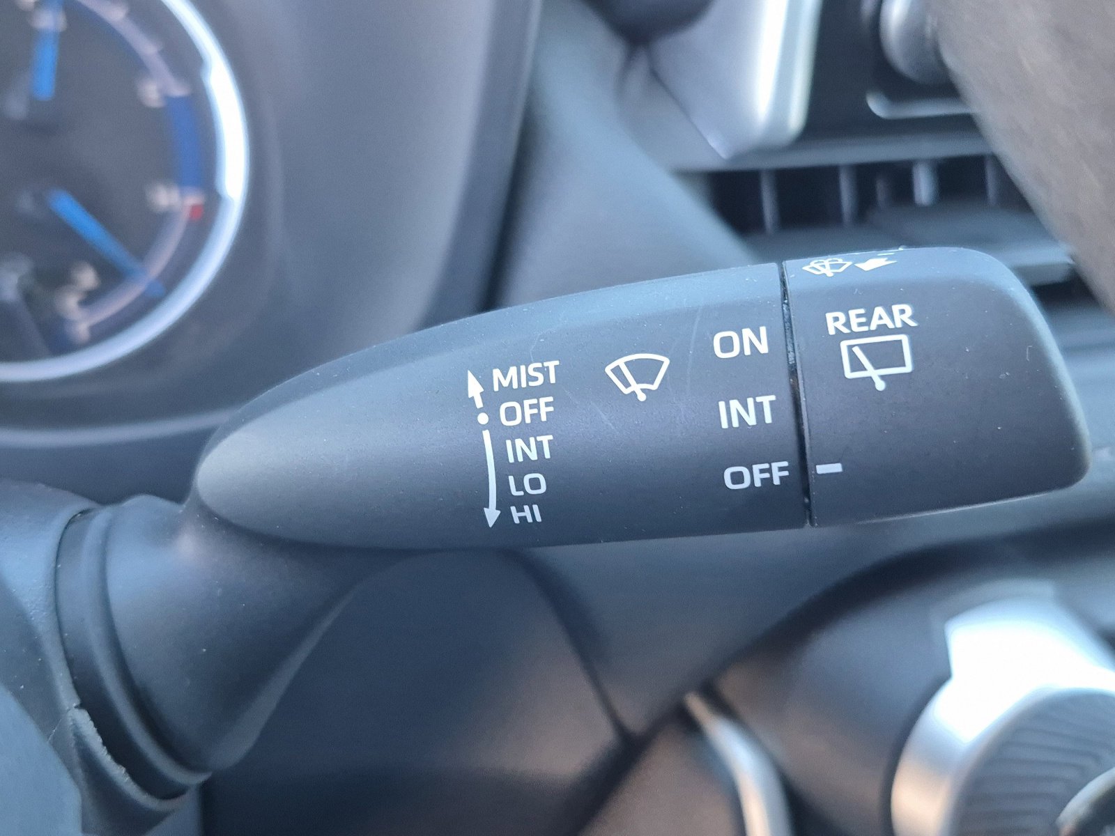 Used 2025 Toyota RAV4 LE image 34