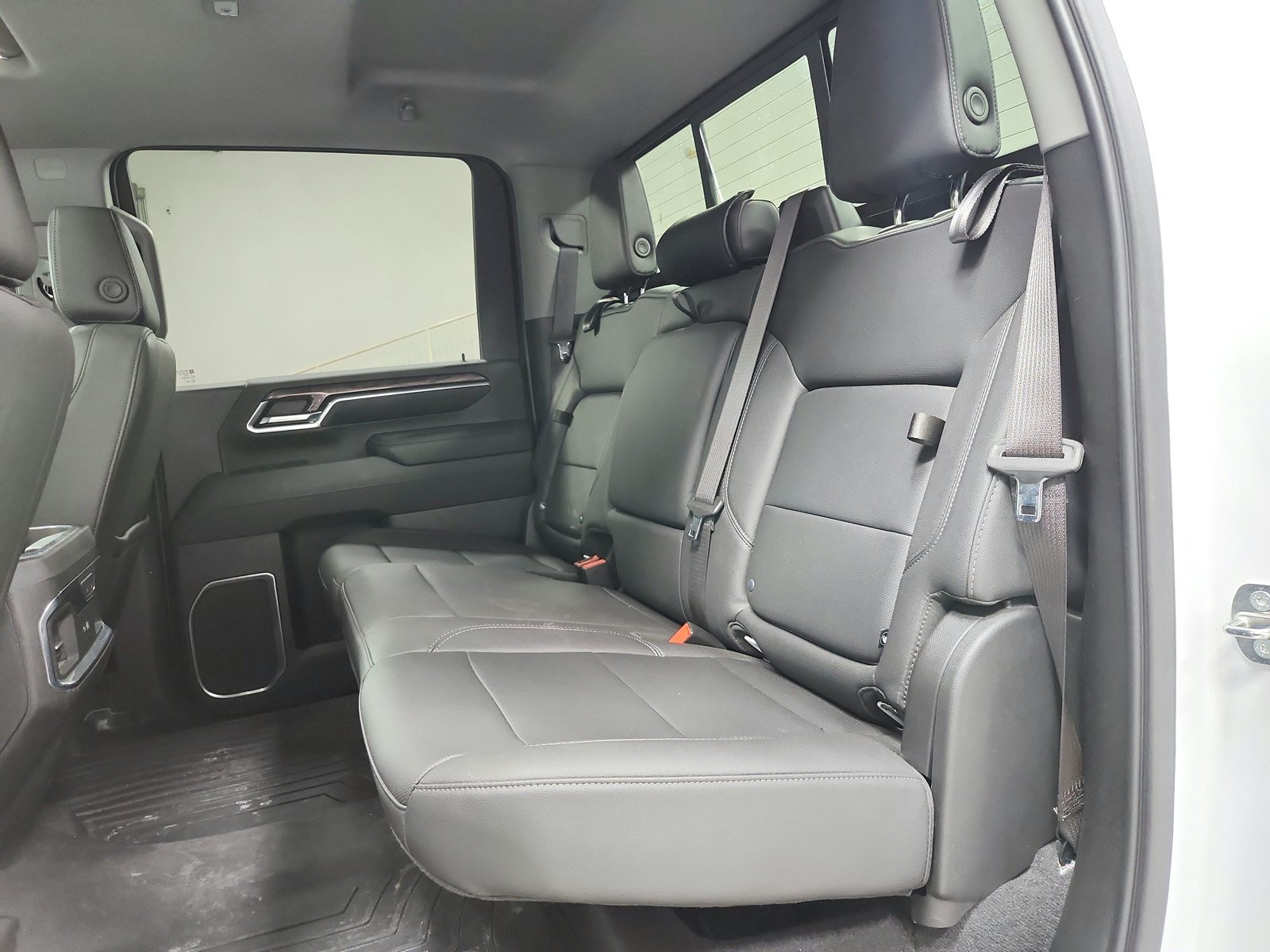 Used 2024 Chevrolet Silverado 2500 LTZ w/ LTZ Convenience Package AWD/4WD image 11